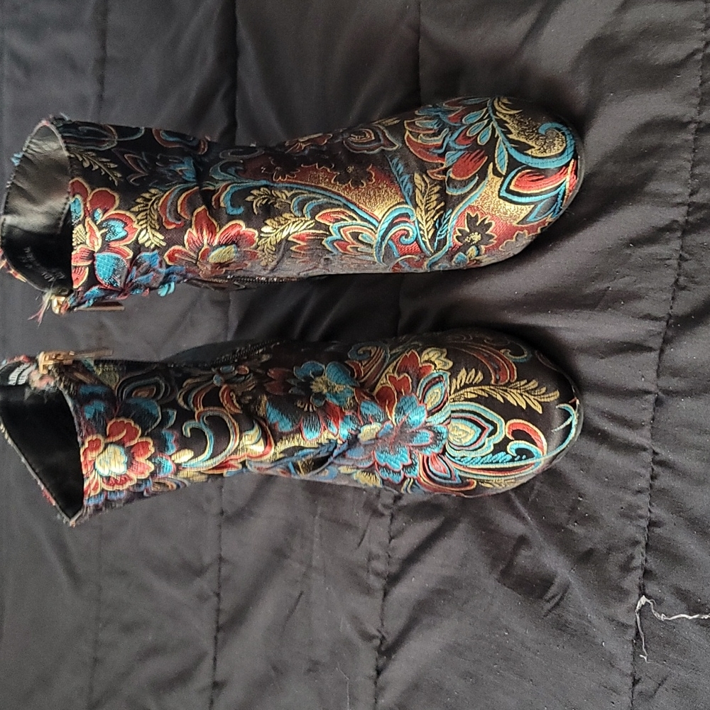 Beautiful Paisley Boots